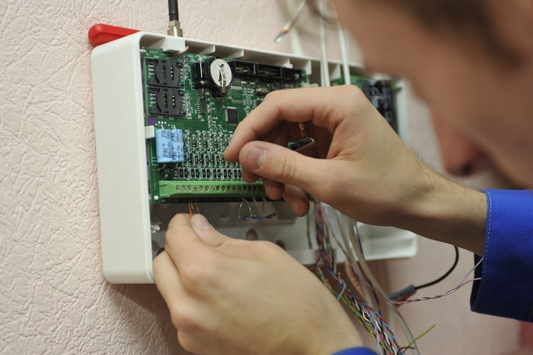 Техническое обслуживание систем пожарной сигнализации: необходимые документы и расчеты