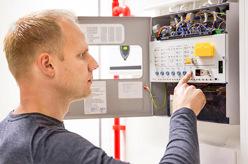 Техническое обслуживание систем пожарной сигнализации: необходимые документы и расчеты