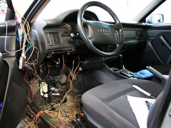 Почему центральный замок не открывает и не закрывает двери? Очень неприятная ситуация